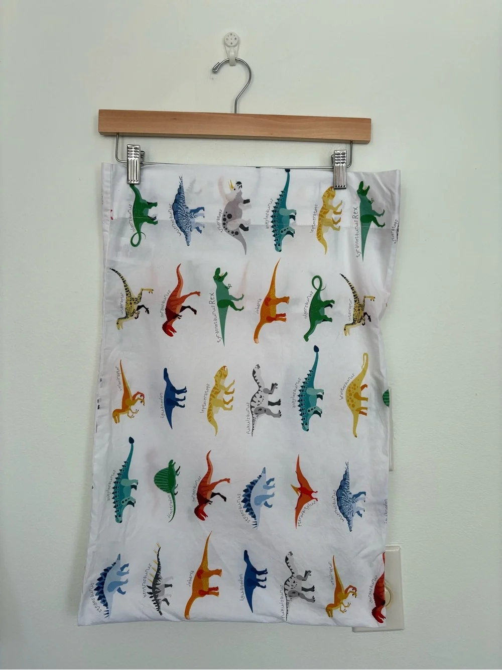 Pottery Barn Kids || Finn Dino Organic Cotton Toddler Fitted Sheet + Pillowcase